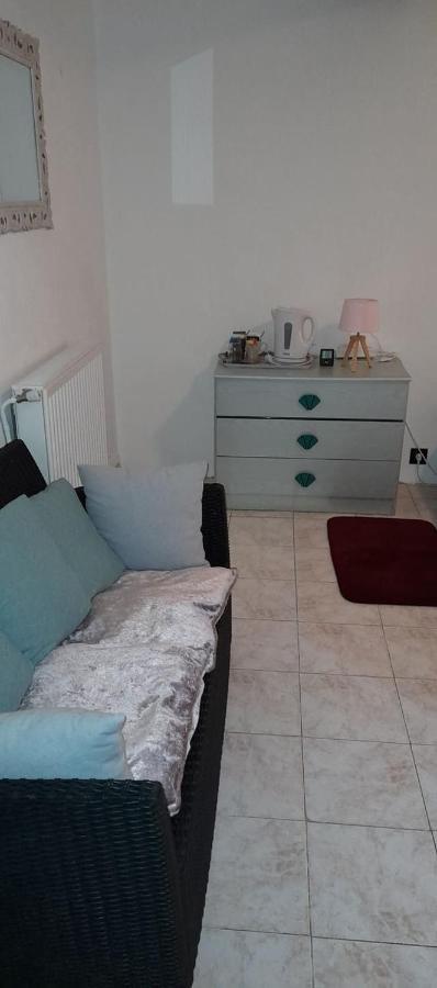 Chambre indépendante à la campagne Puycalvel Lautrec Esterno foto